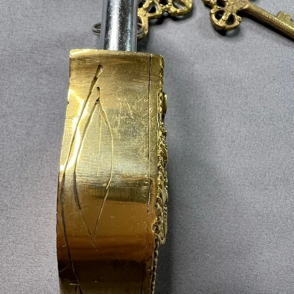 Vintage Solid Brass Indian Padlock w/ Keys – Hindu Motif – Heavy Decorative Lock - Picture 5 of 11